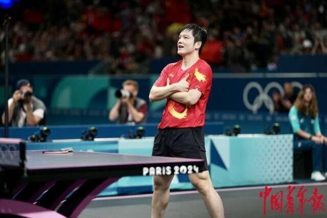 国乒奥运男团五连冠！马龙成中国第一位奥运六冠王