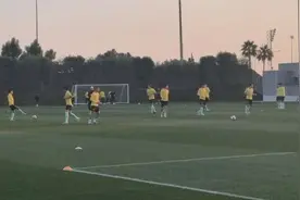 国足赛前最后一练 吴曦出战存疑图片