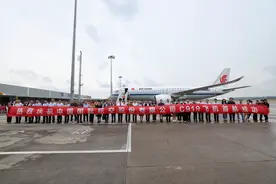 C919飞机商业运营步伐提速，国航首架大飞机首飞京沪航线图片