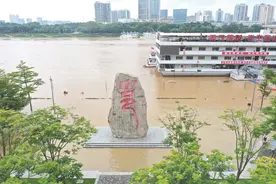 邕江明日或迎近十年最高洪峰图片