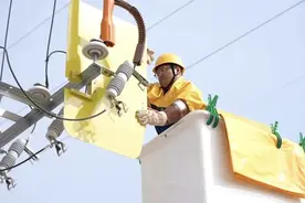 2025年内蒙古通辽市供电行业配电运检工职工职业技能竞赛举办图片