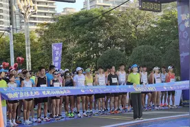 2023玉溪抚仙湖半程马拉松暨昆明玉溪双城马拉松（玉溪站）开跑图片
