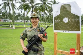 5发子弹，48环！海南女专武干部许凤新“万绿丛中别样红”图片