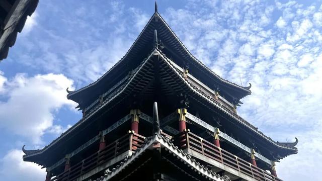 解锁宝藏鱼峰，让秋日CityWalk“不基础”！