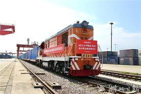总量增至54条 中欧班列（武汉）新开至挪威线路图片