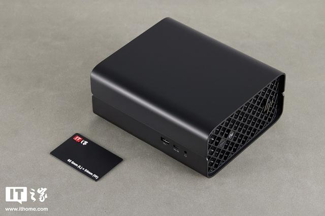 惠普 Z2 Mini G1a 迷你 AI 工作站评测：小身材，大 AI