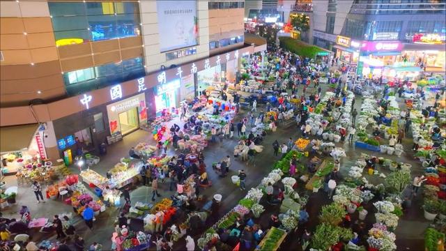 一城一特色焕新文旅 夜经济激活消费新引擎