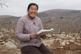 获赞千万！“这是农民大姐吗？不，她是这片土地的诗人”图片