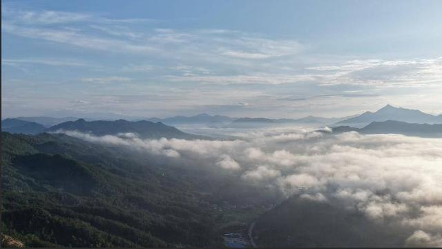 英山：云海日出美如画