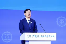 李彦宏：大模型赋能科技创新和产业创新，在自动驾驶领域应用广泛图片