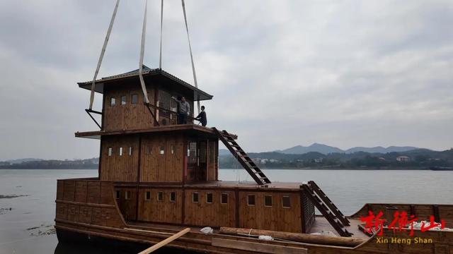 衡阳一景区渡船下水