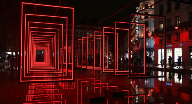 当 “生命之树” 焕新长安，这场光影盛宴藏着西安万象城的周年情书