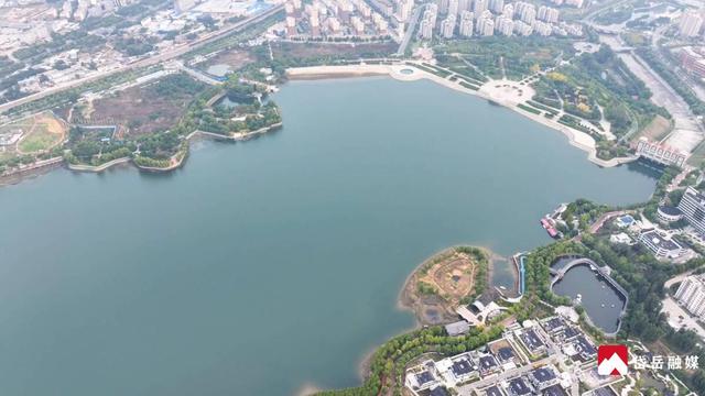 岱岳金秋：斑斓胜景绘就诗意画卷