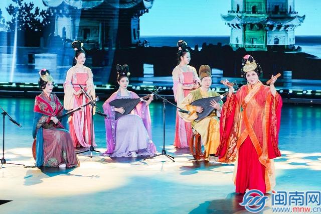 2025海丝泉州非遗时尚秀上演 千年非遗邂逅现代时尚