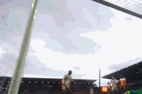 这过人我能看一百遍！姆巴佩踩球+油炸丸子+穿裆，步频太快了！图片