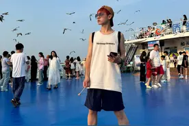 很会的我们｜“我就是那个海选唱歌破音的选手，我是很会‘整活’的大学生”图片