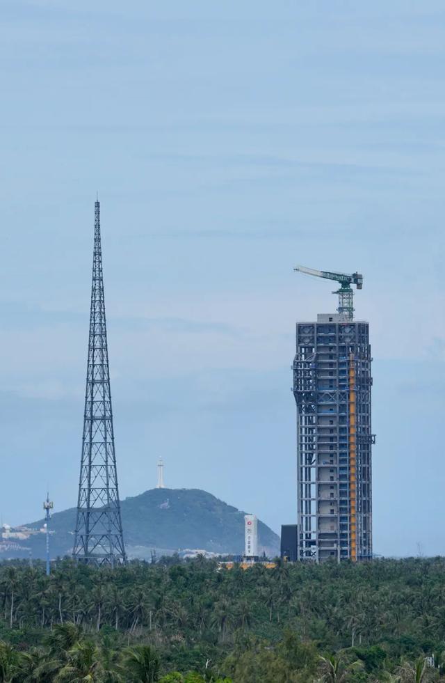 我国新一代载人运载火箭长征十号首次系留点火试验取得圆满成功