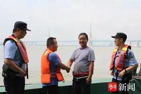 长航公安南通派出所：“船头警务”解民忧，用心用情架起“江上枫桥”图片