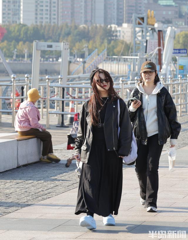 午后暖阳，海边散步