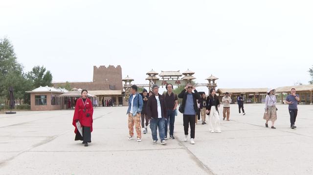 广东大湾区音乐人采风团走进敦煌 在千年文化中探寻音乐灵感