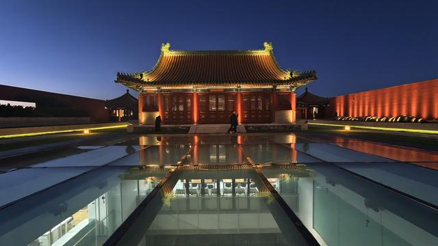 光影交织，在隆福寺顶楼看京城夜景璀璨