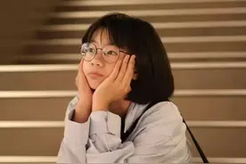 16岁女生朗诵收获百万粉丝！网友：第一次用“语文”形容一个人图片