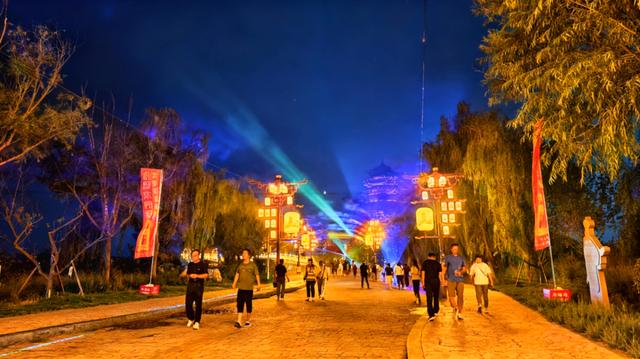 火舞黄河迎国庆，滨州楼畔点燃“不夜天”
