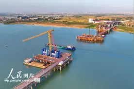 江西南昌：跨江大桥建设有序推进图片