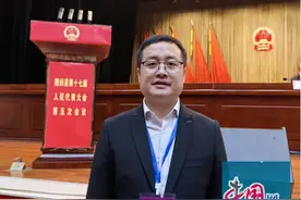 湖南郭世奇：情系桑梓 为爱行动(图)图片