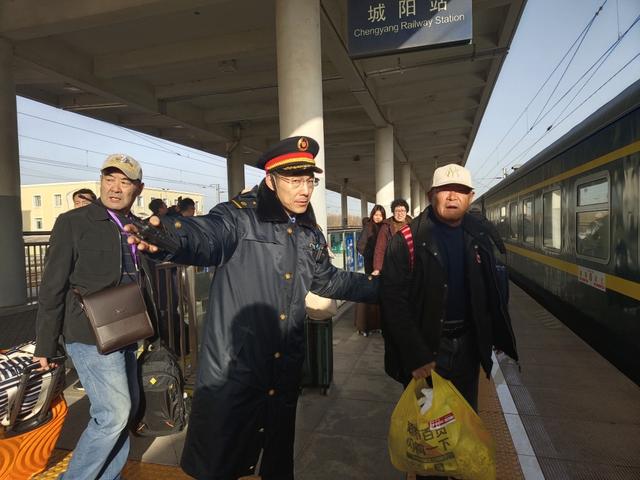 开启13天南国之旅！城阳站开出今年第19趟旅游专列