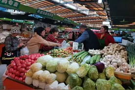鲜活海鲜、青岛脂渣……在市南区逛市场赶大集，感受花样“烟火”图片