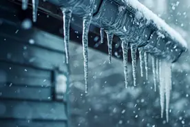 AIGC科普视频｜落地成冰，影响大家出行的“冻雨”是种什么雨？图片