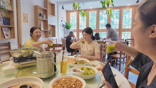 贵州铜仁：梵净山下“点绿成金” 生态旅游绘就“诗与远方”