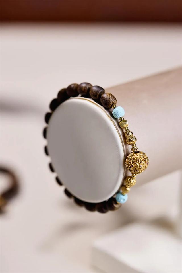 真不懂	，为啥现在的明星和有钱人都偏爱这个“烂木头”？