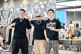 在成都 创未来｜成都“95后”潮牌主理人十年开出30家店，周年庆上万人排队“抢购”图片