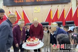 成都高新区陆肖社区：高龄老人集体过生日 感受关爱和温暖图片