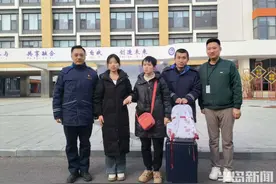 青岛故事｜我是你的眼：青岛有支公益助盲队，4年守护1851人乘坐火车出行图片