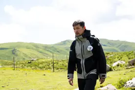 “在不同地方捡垃圾” 演员胡歌拟担任生态环境特邀观察员图片