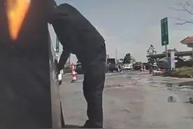 广东阳江一高速服务区有车胎被划破，车主还被问是否要补胎图片