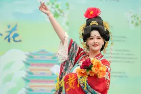 踏春而来！“十二花神”舞动大明湖畔 |  “泉”在济南过五一图片