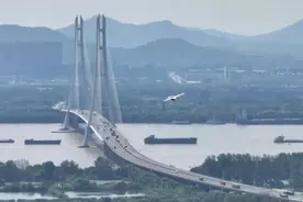 竞逐“天空之城” 吴江东太湖按下低空经济“加速键”图片