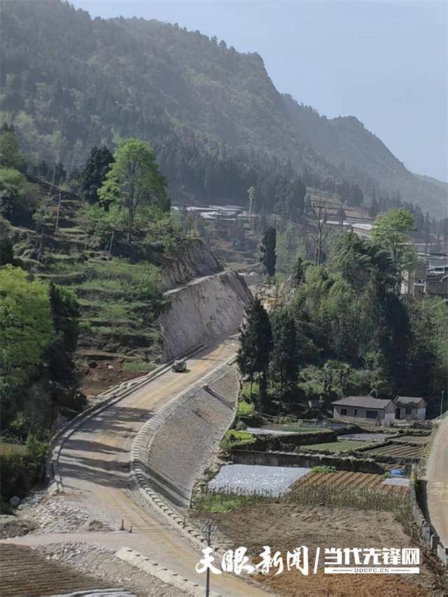 黔境·美丽公路｜双景相拥，旅游勃兴！镇远改扩建工程以绿美颜值促发展