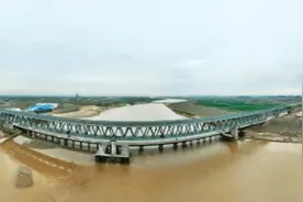 在18层楼高度上“穿针引线” 揭秘建邦聊泰黄河公铁大桥工程建设背后的故事图片