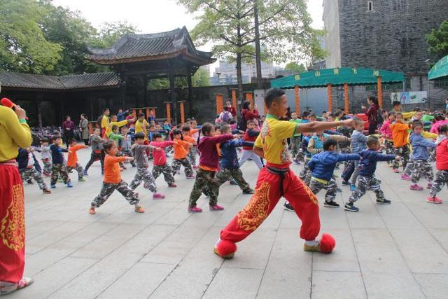 “最广府”博物馆，坐地铁逛个遍｜一“线”游广佛