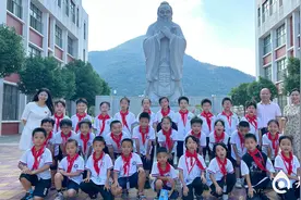 洛江区第二实验小学学生记者站建站图片