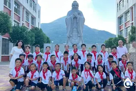 洛江区第二实验小学学生记者站建站图片