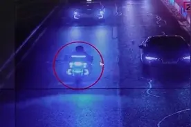 北京一重度改装哈雷摩托多次“炸街”狂飙，警方：行动！图片