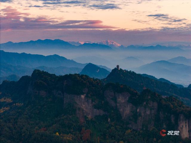 C视觉·遥望雪山(58)丨久违冬日暖阳 成都今晨再见雪山