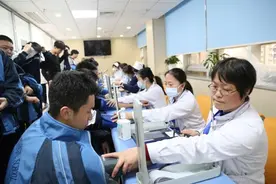 高考体检季，本届毕业生健康状况探访图片