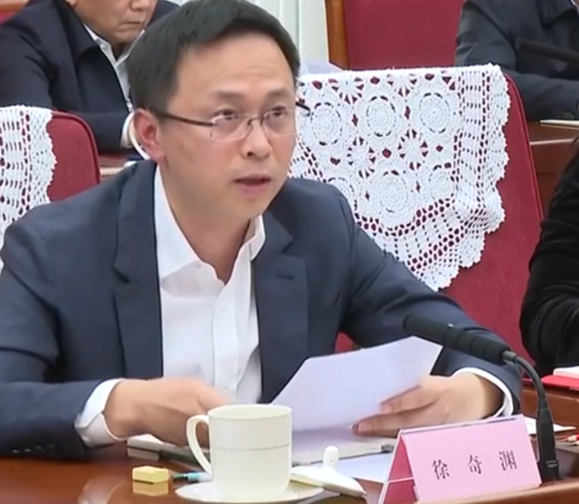 参加总理座谈会的这8个人是谁